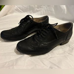 Clarks Narrative Size 7 Black Wingtip Oxford